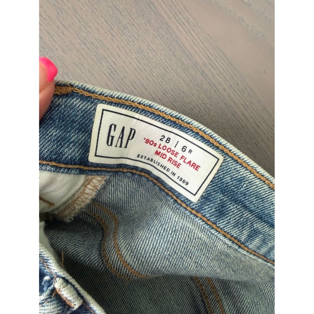GAP Mid Rise '90s Loose Flare Mid Rise Jeans Light Destroy Sz 28 6R - Picture 11 of 12